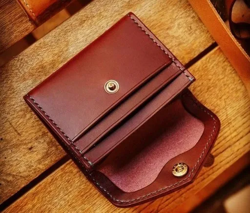 خرید جدیدترین انواع جاکارتی چرم از معتبرترین برندهای دنیا